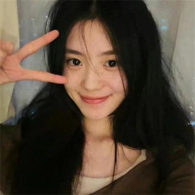 想踢沉迷男的女人